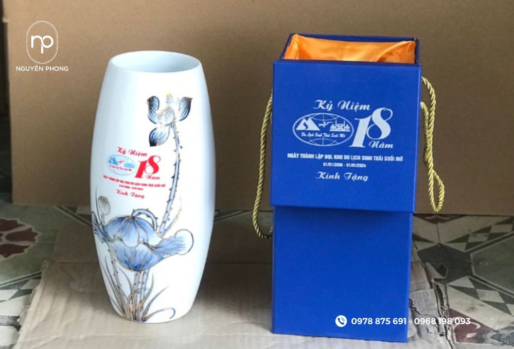 Mẫu hộp mang đậm phong cách thương hiệu